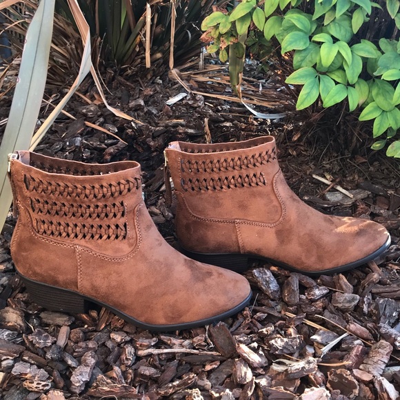Tan suede braid detail booties - Picture 3 of 6